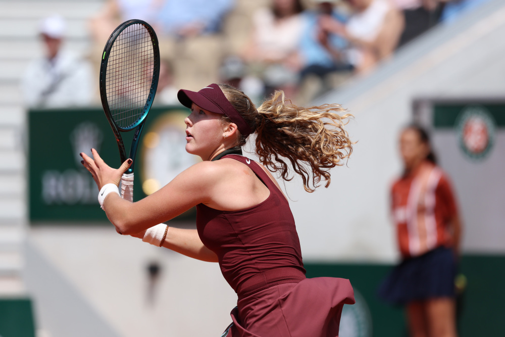 他像一个隐 他像一个隐